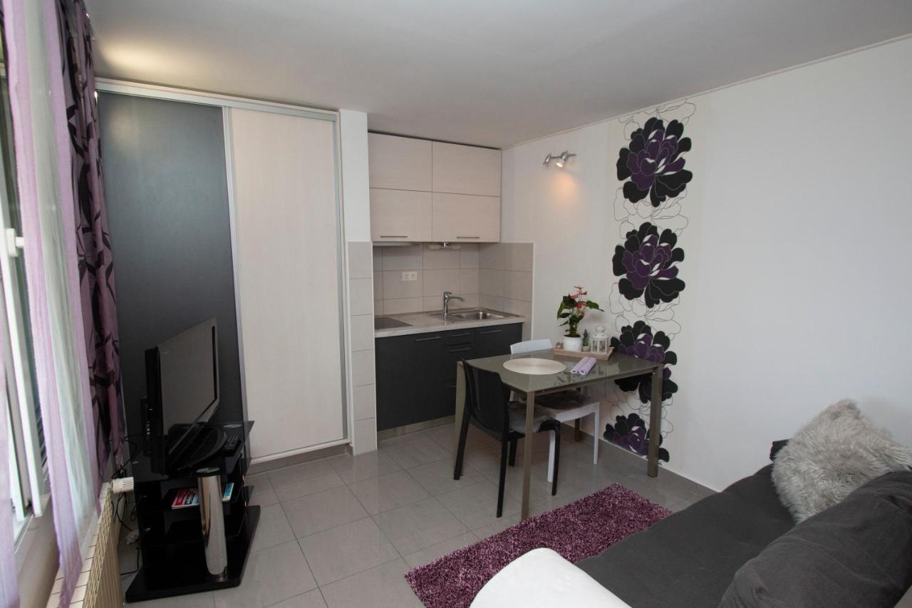 Apartment Zizi Omiš Exterior foto