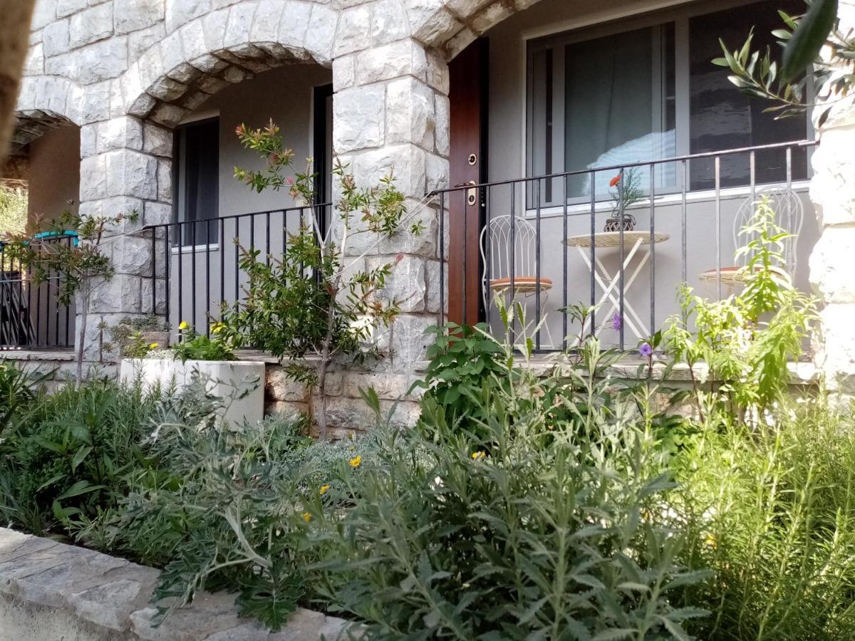 Apartment Zizi Omiš Exterior foto